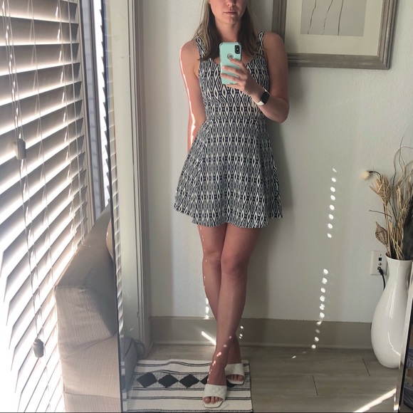 H&M tribal diamond pattern dress - Picture 6 of 6